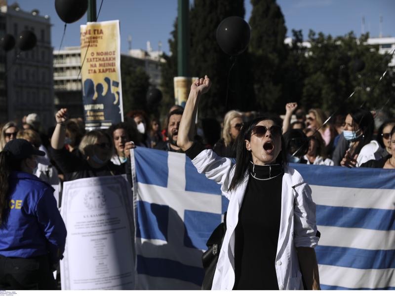 Αρνητές κορονοϊού: Στον εισαγγελέα δύο δικογραφίες για διασπορά ψευδών ειδήσεων
