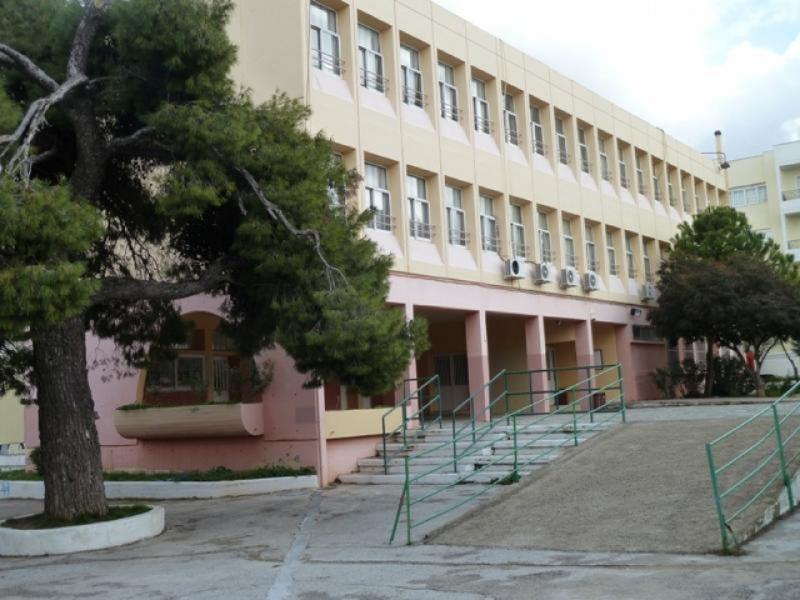 Θεσσαλονίκη: Συνελήφθησαν ανήλικοι που μπήκαν σε δημοτικό σχολείο για να κλέψουν