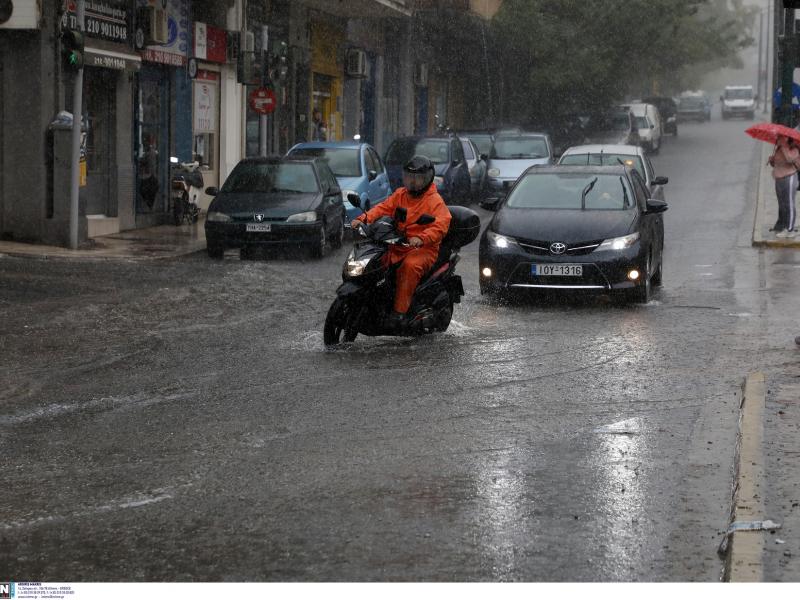 Πλημμύρισαν οι δρόμοι - Κακοκαιρία