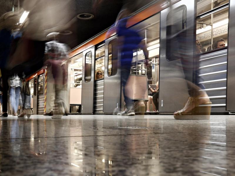 Αναστέλλεται από σήμερα η επέκταση του ωραρίου λειτουργίας σε Μετρό και Τραμ κάθε Παρασκευή και Σάββατο