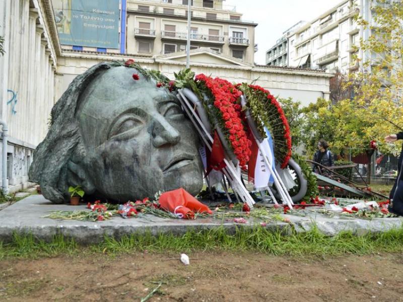 Εκπαιδευτικοί: Για την απαράδεκτη παρέμβαση της Διευθύντριας στην γιορτή του Πολυτεχνείου 