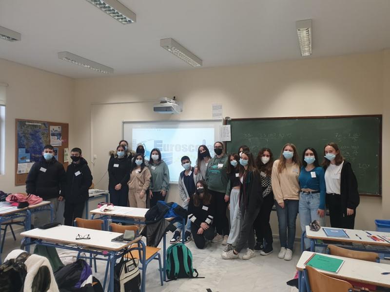 Μαθητές του Λυκείου Μούδρου συμμετέχουν στη Euroscola με θέμα την παραπληροφόρηση και την κατασκευή ψεύτικων ειδήσεων
