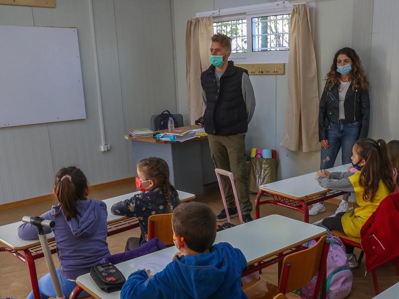 Εκπαιδευτικοί στο σχολείο