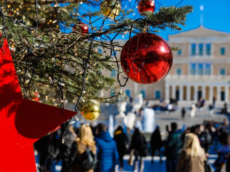 Κορονοϊός: Κοντά στα 20.000 τα κρούσματα - Στον «αέρα» το ρεβεγιόν της Πρωτοχρονιάς