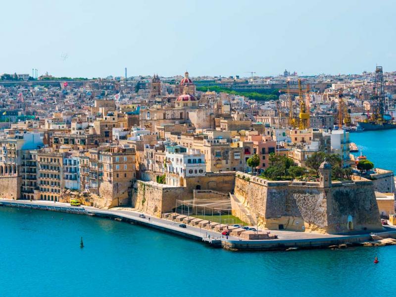 ΟΑΕΔ: 10 νέες θέσεις εργασίας για ελληνόφωνους στη Μάλτα με μισθό 23.500 ευρώ
