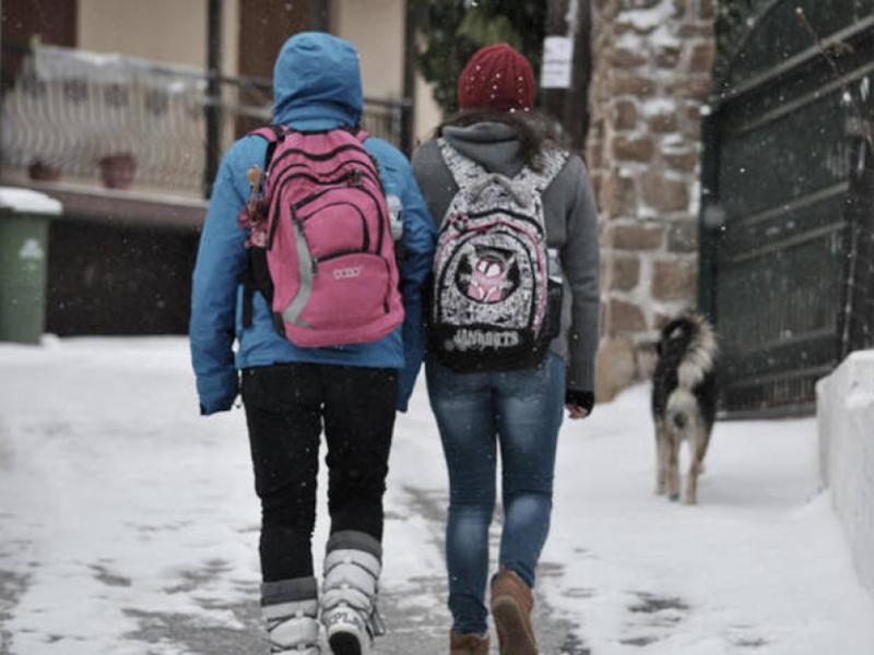 Σχετικά με τους τραυματισμούς μαθητών και εκπαιδευτικών στα παγωμένα σχολεία