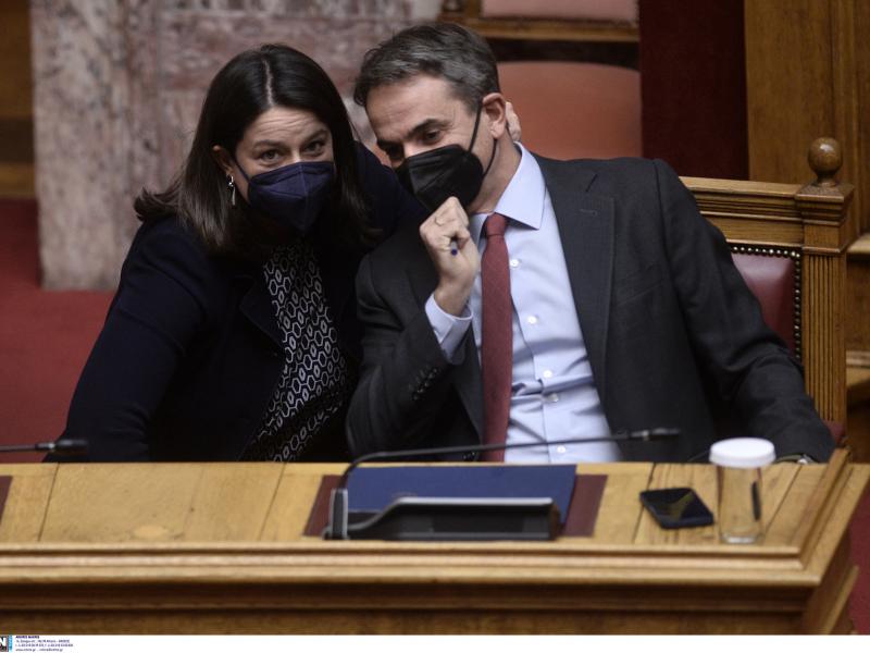 ΑΕΙ: Πώς συρρικνώνουν το δωρεάν δημόσιο Πανεπιστήμιο και φέρνουν ιδιωτικοποίηση