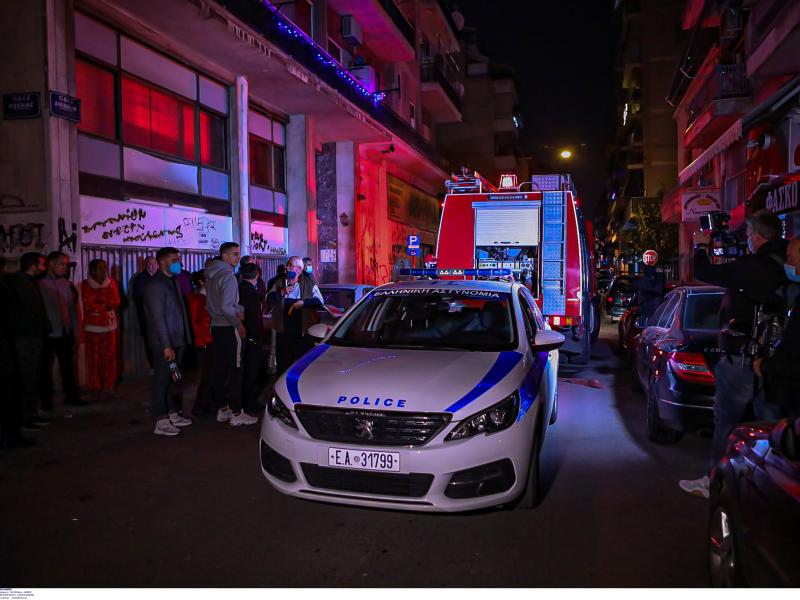 Ομηρία στην Αθήνα: Δίωξη για κακούργημα στον άντρα που κρατούσε όμηρο την πρώην σύντροφό του