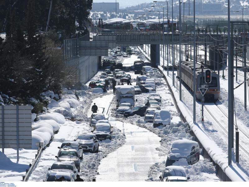 Εγκλωβισμένοι οδηγοί στην Αττική Οδό