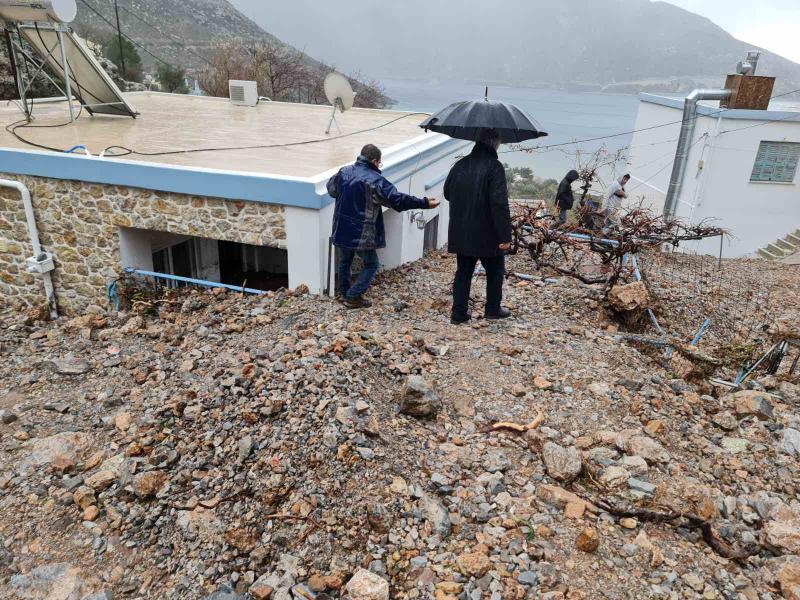 Σημαντικές ζημιές στην Κάλυμνο: Έπεσαν βράχοι από τις σφοδρές βροχοπτώσεις