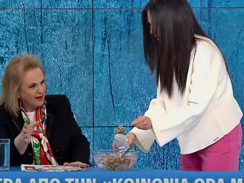 Έξαλλη η Παγώνη με τα κόλλυβα που την κέρασε η Ανθή Βούλγαρη: Θα σοβαρευτείτε ή να φύγω;