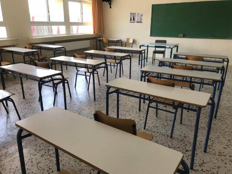 Αχαρνές: Κινητοποίηση εκπαιδευτικών στο δημαρχείο για τα ωφελούμενα του Δήμου στα σχολεία