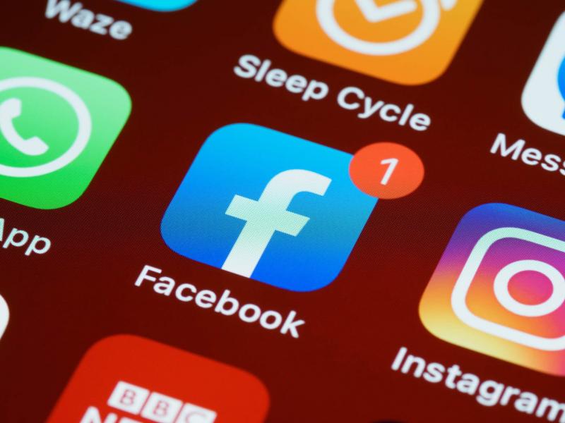 «Έπεσε» το Facebook - Προβλήματα και σε Instagram και Whatsapp