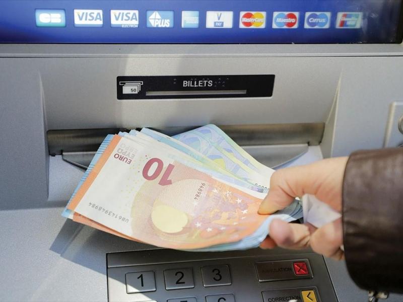 ΑΤΜ: Ειδικοί προειδοποιούν για απάτη που κλέβει χρήματα χωρίς να το καταλάβεις