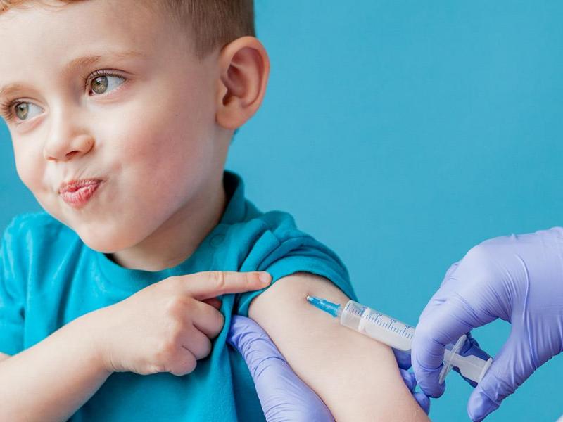 Εμβόλιο σε αγόρι