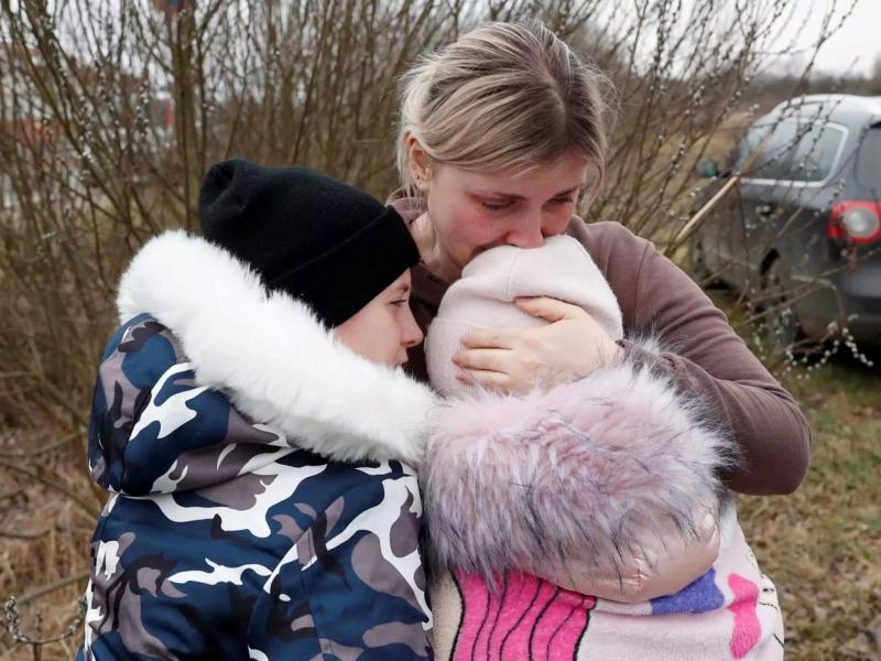 Πόλεμος στην Ουκρανία-Καταγγελία: Η Ελληνική Πρεσβεία αρνήθηκε να βοηθήσει Ουκρανή μητέρα με δύο ανήλικα παιδιά