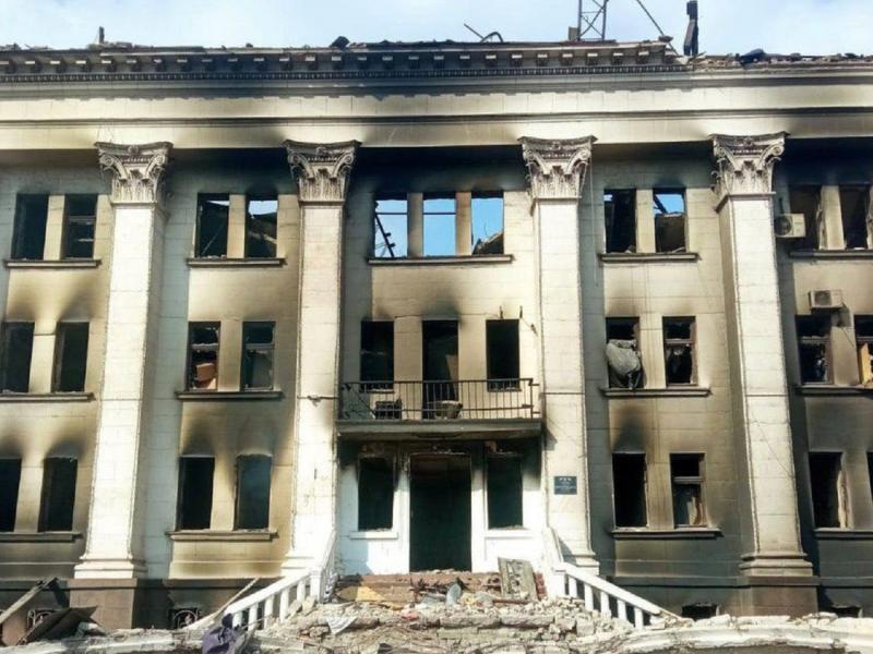 Ουκρανία: Περίπου 300 νεκροί στα ερείπια του βομβαρδισμένου θεάτρου στη Μαριούπολη