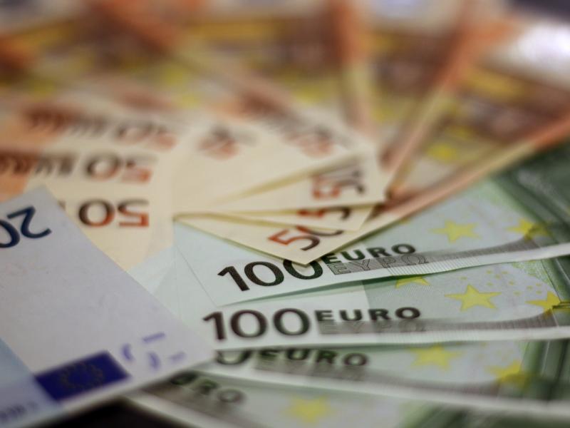 ΟΑΕΔ: Πόσο αυξάνονται τα επιδόματα από σήμερα, 1η Μαΐου