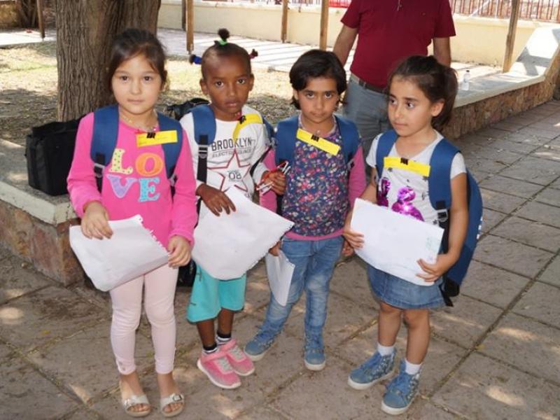 Κινητοποίηση εκπαιδευτικών σήμερα Δευτέρα για να μην διωχθούν από τα σχολεία τους τα προσφυγόπουλα του Ελαιώνα 