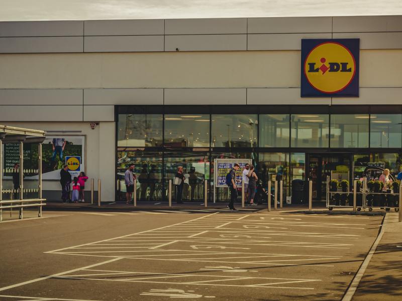 Εκατοντάδες προσλήψεις στα σουπερ μάρκετ Lidl: Πώς θα κάνετε αίτηση