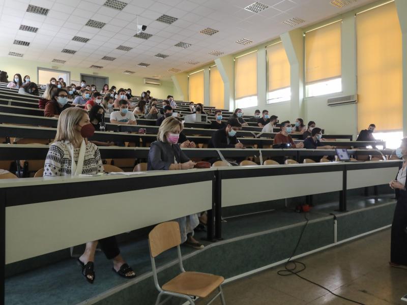 Χωρίς συγκεκριμένο χρονικό διάγραμμα είναι η δέσμευση του Υπουργού Παιδείας για την αντιστοίχιση πτυχίων 400.000 αποφοίτων Α.Ε.Ι. (Τ.Ε.Ι.)