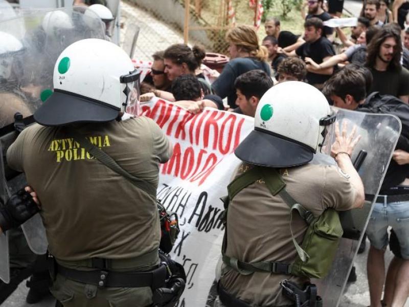 Εκπαιδευτικοί: Στηρίζουμε τους φοιτητές στο ΑΠΘ - Η τρομοκρατία δε θα περάσει