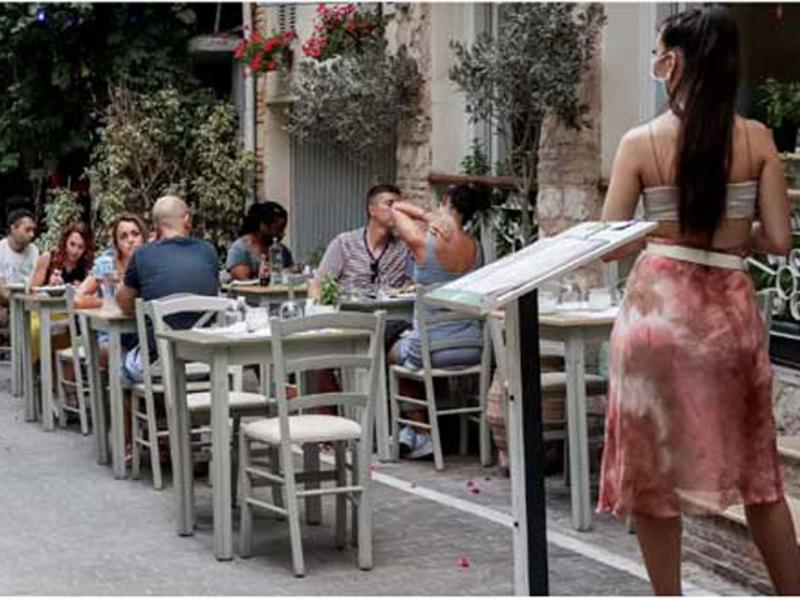 IRIS: Στείλε χρήματα σε φίλους αλλά πρόσεξε – Πότε η εφορία μπορεί να σου «χτυπήσει την πόρτα»