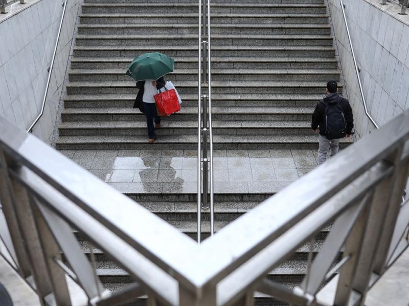 Καιρός: Βροχές και αύριο στο μεγαλύτερο μέρος της χώρας-Νέα πτώση της θερμοκρασίας