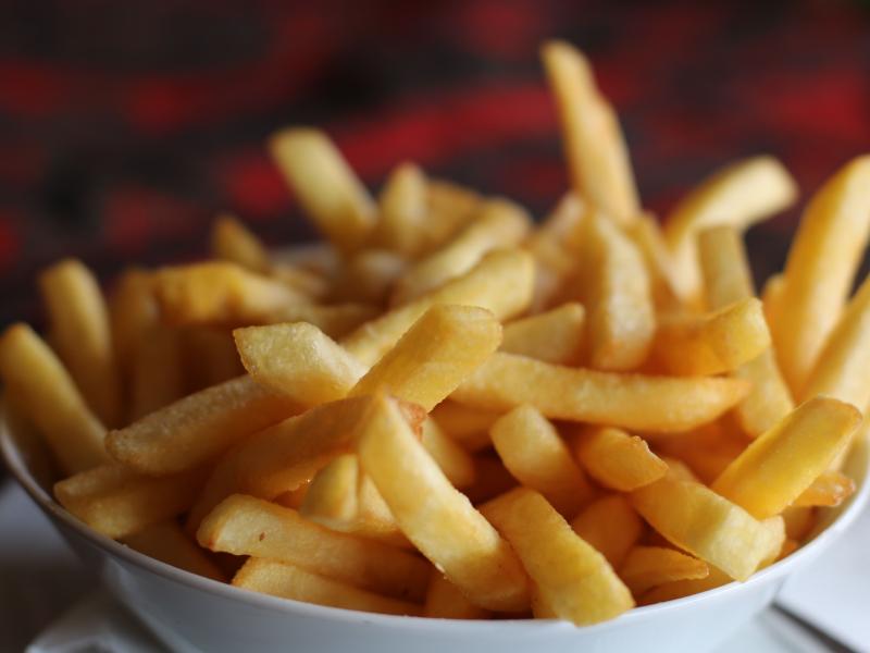 Το μυστικό για τραγανές πατάτες στο air fryer με μόνο 3 υλικά
