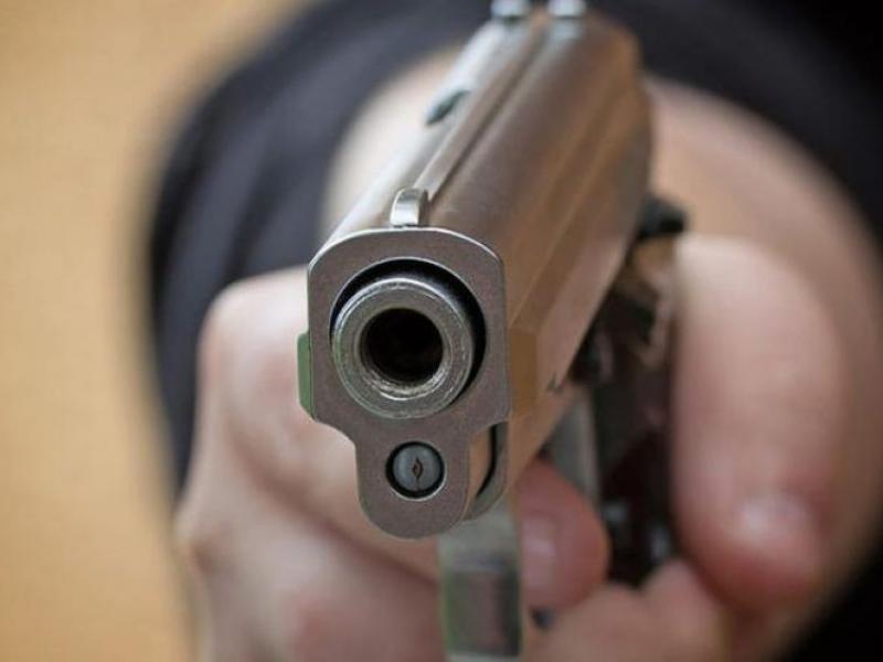 Μια περίεργη υπόθεση: Εκπαιδευτικός καταγγέλλει ότι απειλήθηκε με όπλο στο χώρο του σχολείου