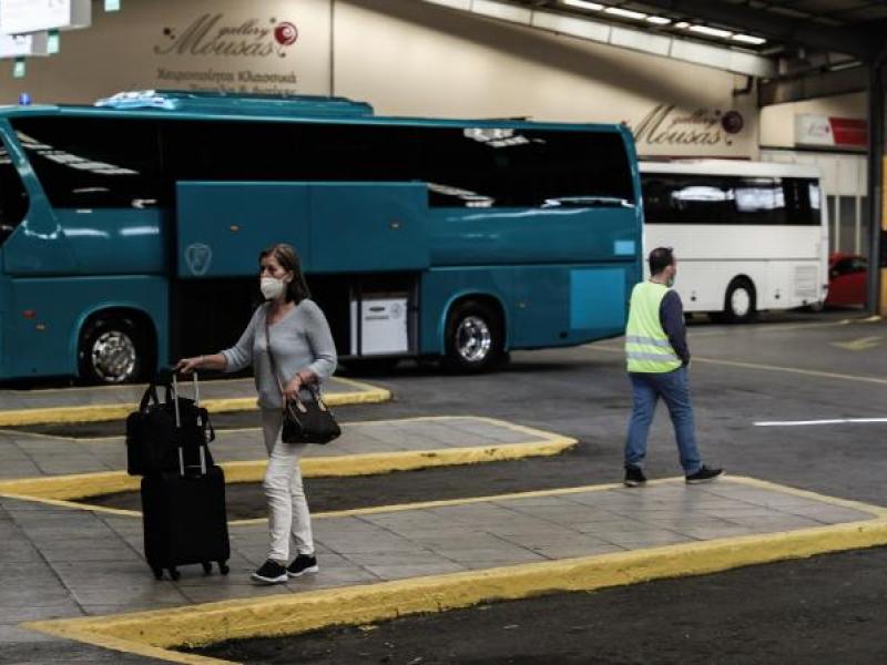 Επιβάτης του ΚΤΕΛ είχε δύο βαλίτσες γεμάτες κλοπιμαία: Έκρυβε 1.280 ευρώ στο εσώρουχό του