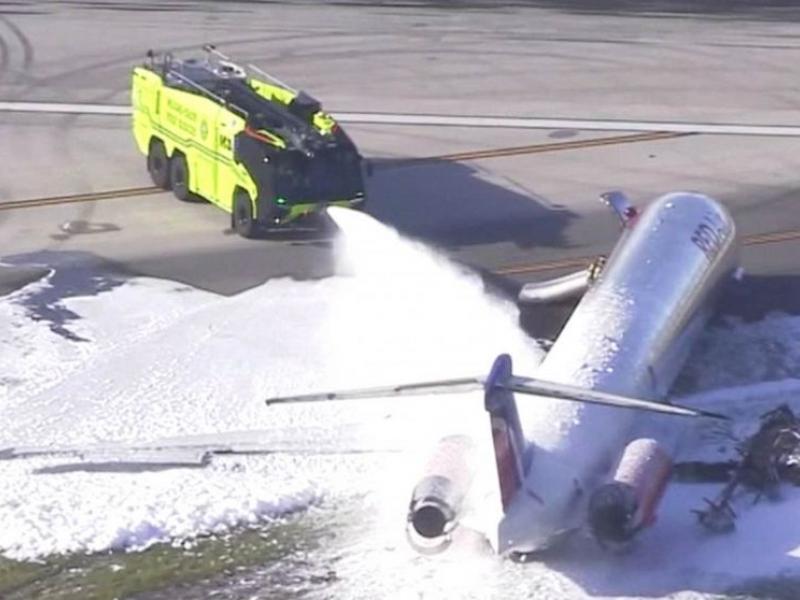 Αεροσκάφος έπιασε φωτιά - Τρόμος για 126 επιβάτες