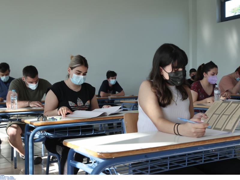 Εκπαιδευτικοί σε υποψηφίους: Οι πανελλήνιες εξετάσεις δεν είναι η μάχη της ζωής σας αλλά μια μάχη στη ζωή σας
