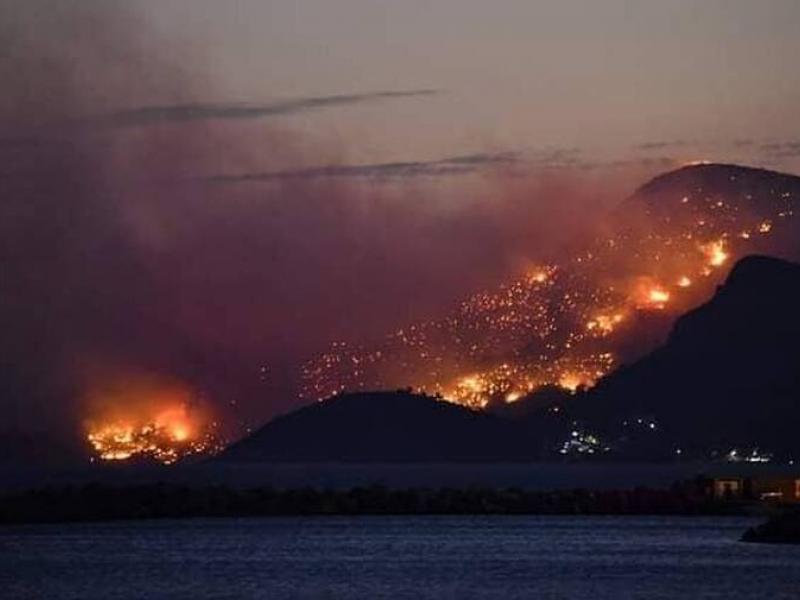 Σάμος: Ολονύχτια μάχη με τις φλόγες - Η κατάσταση σήμερα τα ξημερώματα