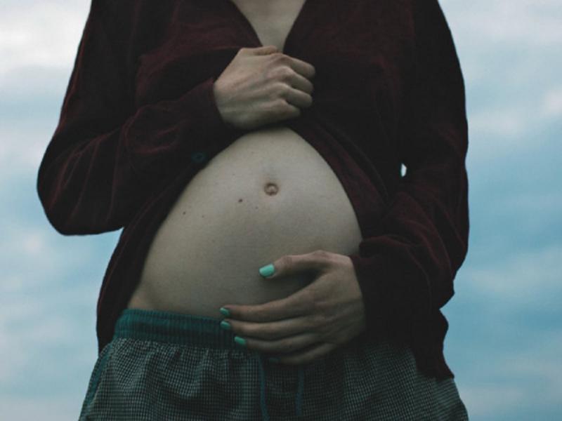 Πώς η κατανάλωση κρασιού πριν την εγκυμοσύνη επηρεάζει το πρόσωπο του μωρού