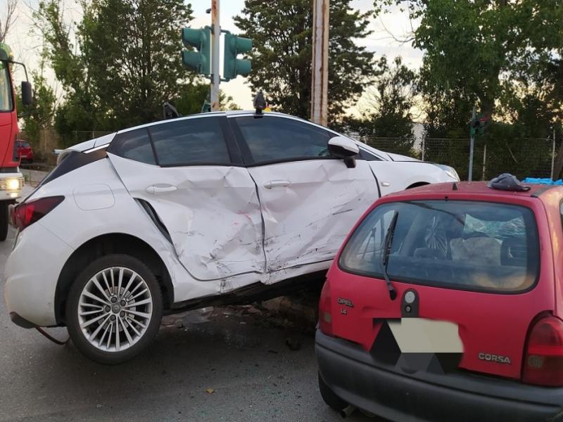 Νέος σοβαρός τραυματισμός νεαρού σε τροχαίο σήμερα το πρωί
