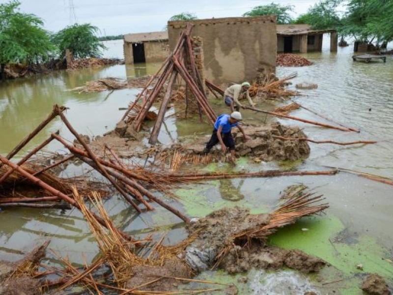 Βυθίστηκε το μισό Πακιστάν: Πάνω από 1.000 νεκροί και 33 εκατ. εκτοπισμένοι από τις πλημμύρες
