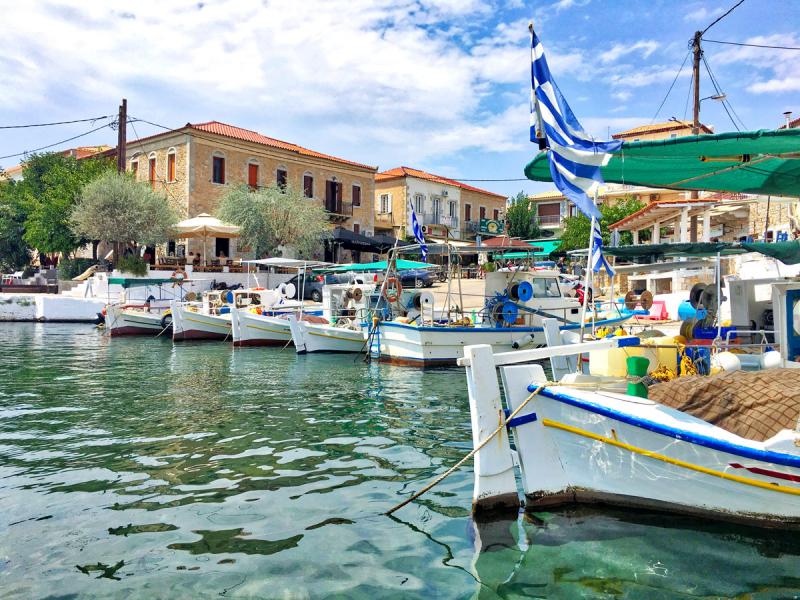 Τα χωριά της Πελοποννήσου που θυμίζουν... νησιά!