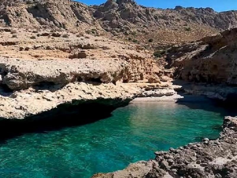 Αθερίνα: Η «κρυφή» παραλία της Κρήτης με τα τιρκουάζ νερά (Video)