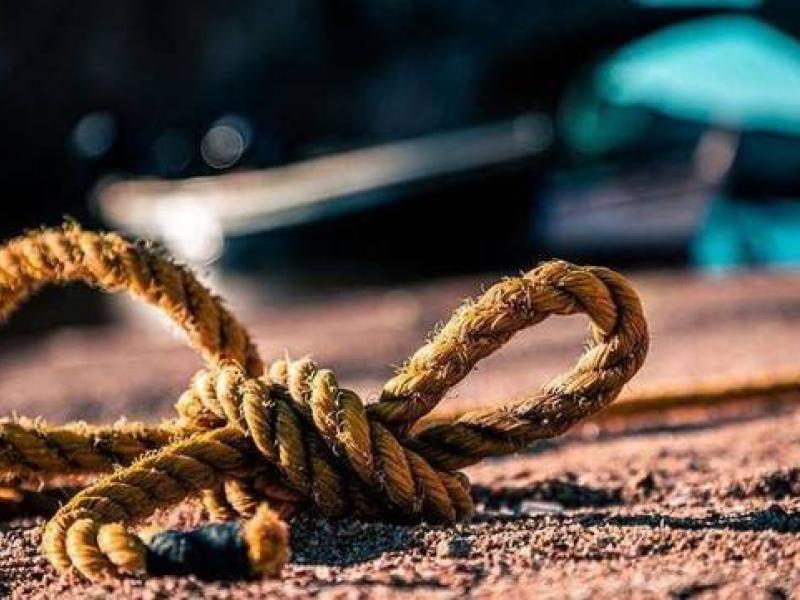 Θρίλερ με τον θάνατο του 22χρονου που βρέθηκε κρεμασμένος σε κολώνα της ΔΕΗ: Αυτοκτονία ή έγκλημα;