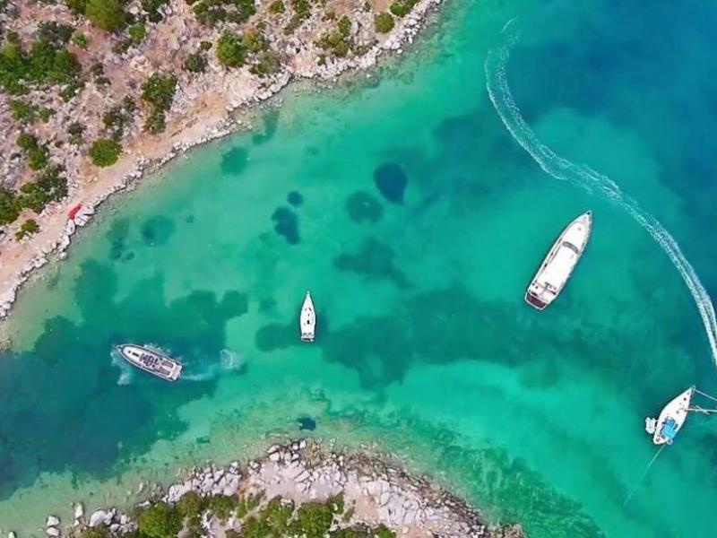 Το άγνωστο ελληνικό νησί στο οποίο βρέθηκε το αρχαιότερο ναυάγιο του κόσμου