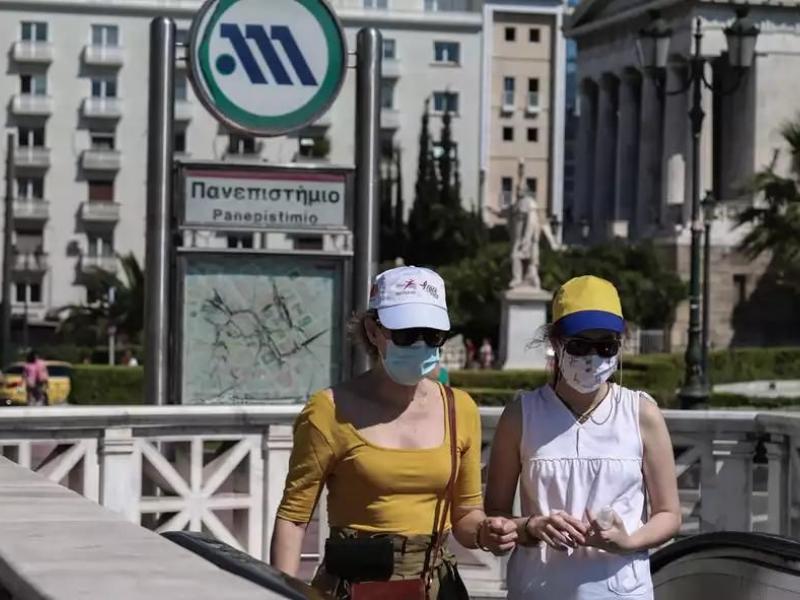Κορονοϊός: «Καμπανάκι» από την αύξηση των κρουσμάτων– Στο προσκήνιο και πάλι η μάσκα