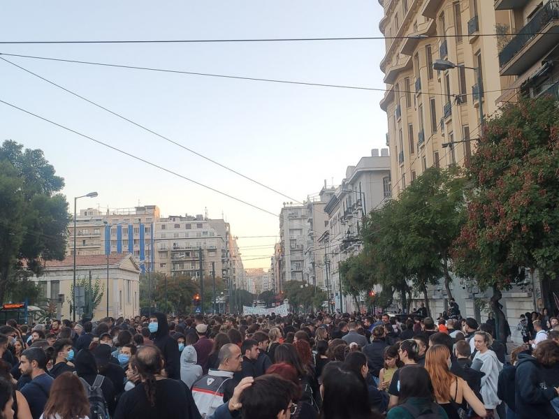 Εξάρχεια - φωτορεπορτάζ από την τεράστια διαδήλωση και το χτύπημα της αστυνομίας