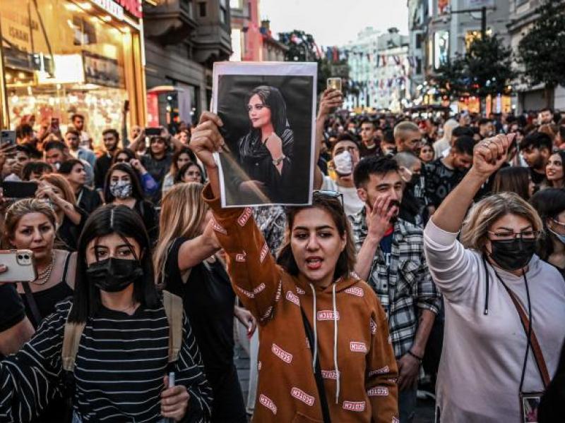 Ιράν: Ένα κράτος "καίγεται" - Η πορεία των εξελίξεων που γράφουν ιστορία!