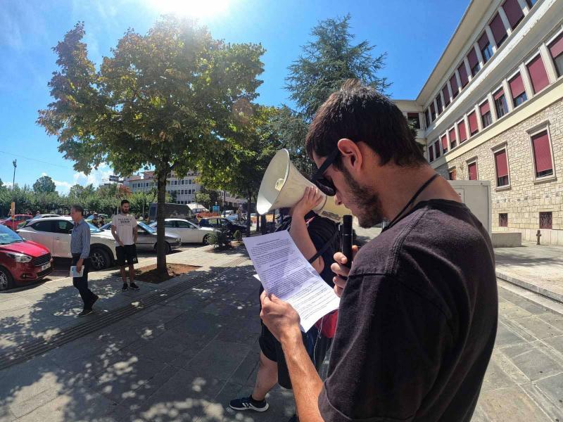 Φοιτητική στέγη: Παράσταση διαμαρτυρίας φοιτητών στο πανεπιστήμιο Ιωαννίνων