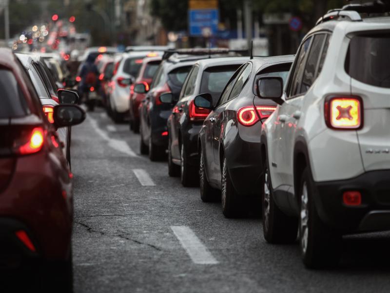 Αυτοκίνητο: Με ποια παράβαση κινδυνεύετε με πρόστιμο έως και 100 ευρώ