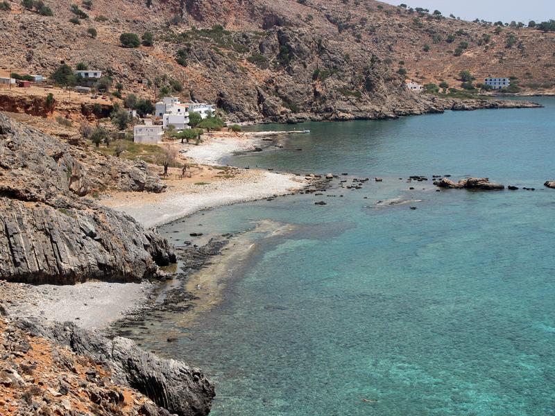 Κρήτη: Τουρίστας έπεσε από μεγάλο ύψος σε παραλία