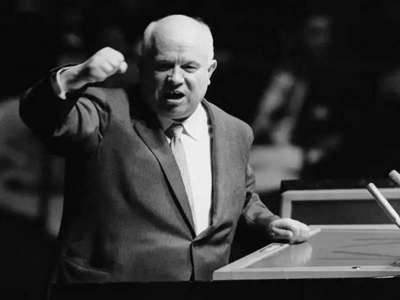 Όταν ο ηγέτης της ΕΣΣΔ Νικίτα Χρουτσόφ χτύπησε με το παπούτσι το έδρανο στον ΟΗΕ – Μύθος ή αλήθεια;