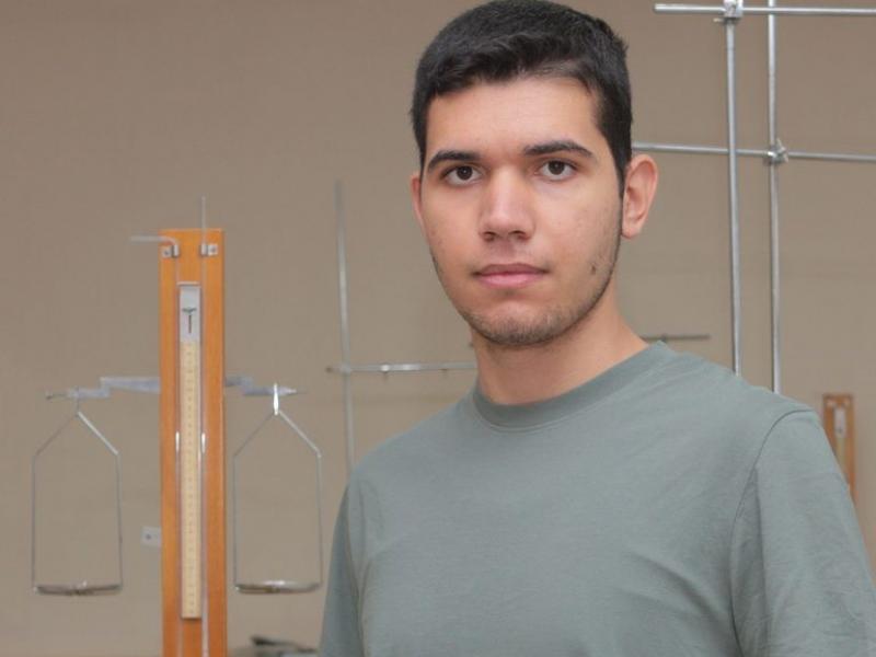 Από τη ρομποτική στη φυσική: Πώς 17χρονος μαθητής κατέκτησε το χάλκινο μετάλλιο στη Βαλκανική Ολυμπιάδα