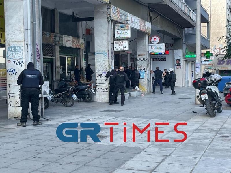 Συναγερμός στη Θεσσαλονίκη: Ληστεία με ομηρία σε υποκατάστημα κινητής τηλεφωνίας